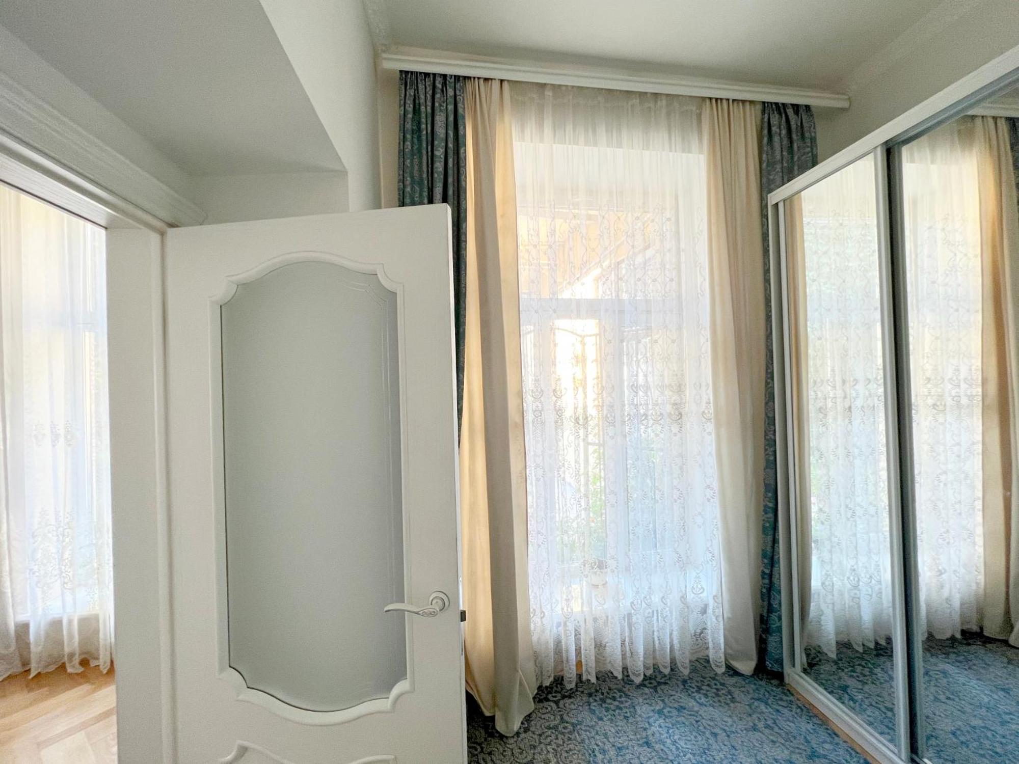 Світла Затишна Квартира В Центрі Біля Оперного Театру З Балконом, Який Виходить У Тихий Львівський Дворик Lviv Exterior foto